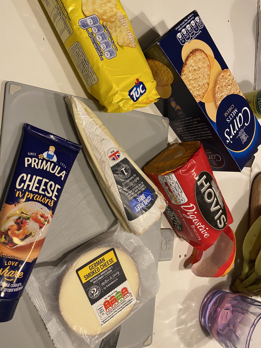 perimiller's tweet photo. On 22/12 I did a huge all out xmas food shop, as being 1st we’d be home. 23/12 fridge lost £300 of food. Ready meal. 29/12 wrong engineer sent then 5/1 cancelled that a.m. They won’t be out till next Friday. The man went and got a second hand fridge to tide us over @curryspcworld https://t.co/KGLMix61Cd