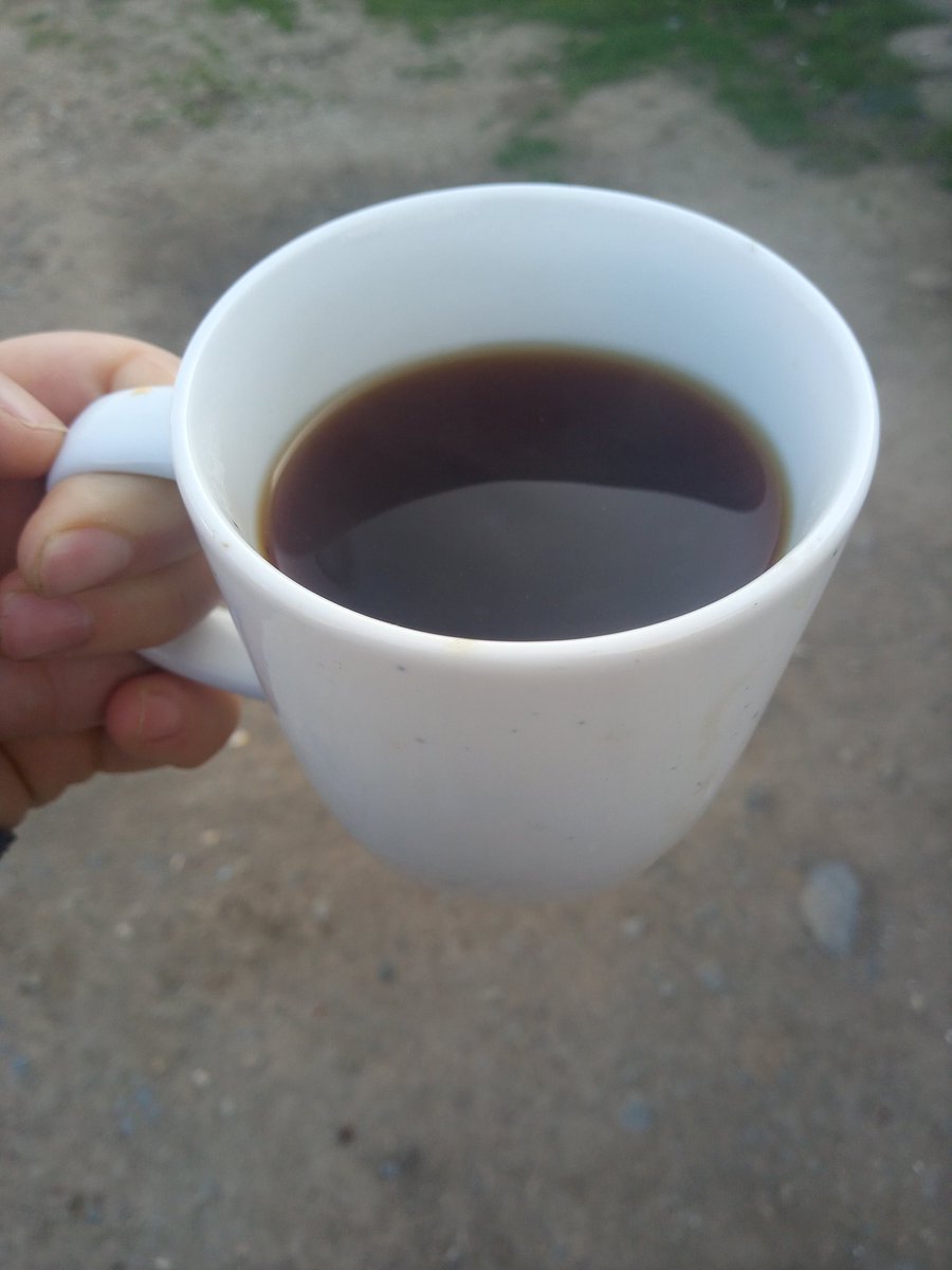 Çay var içersen ben var seversen😃😂