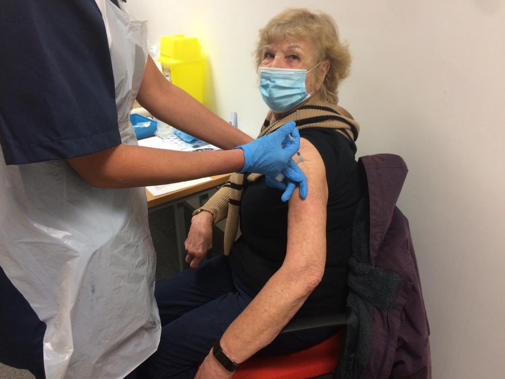 Mum having her first #CovidVaccine today 👏👏👏👏 to South Grange MC & everyone in the NHS working above and beyond to roll the vaccine out. Now to get the inclusion health response as best we can!!! @LiviButt @BolaOwolabi8 @SamSherrington @NHSEngland @TeesValleyCCG