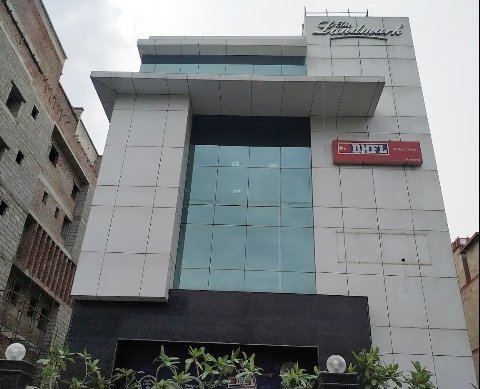 ians_india's tweet photo. 63 moons technologies has invited other non-convertible debentures &amp; fixed deposit holders of Dewan Housing Finance Ltd (DHFL) to oppose the #DHFL resolution plan at the NCLT Mumbai, by filing separate applications to seek fraudulent transaction recovery benefits of Rs 30,000 cr. https://t.co/vubxW6qTB4
