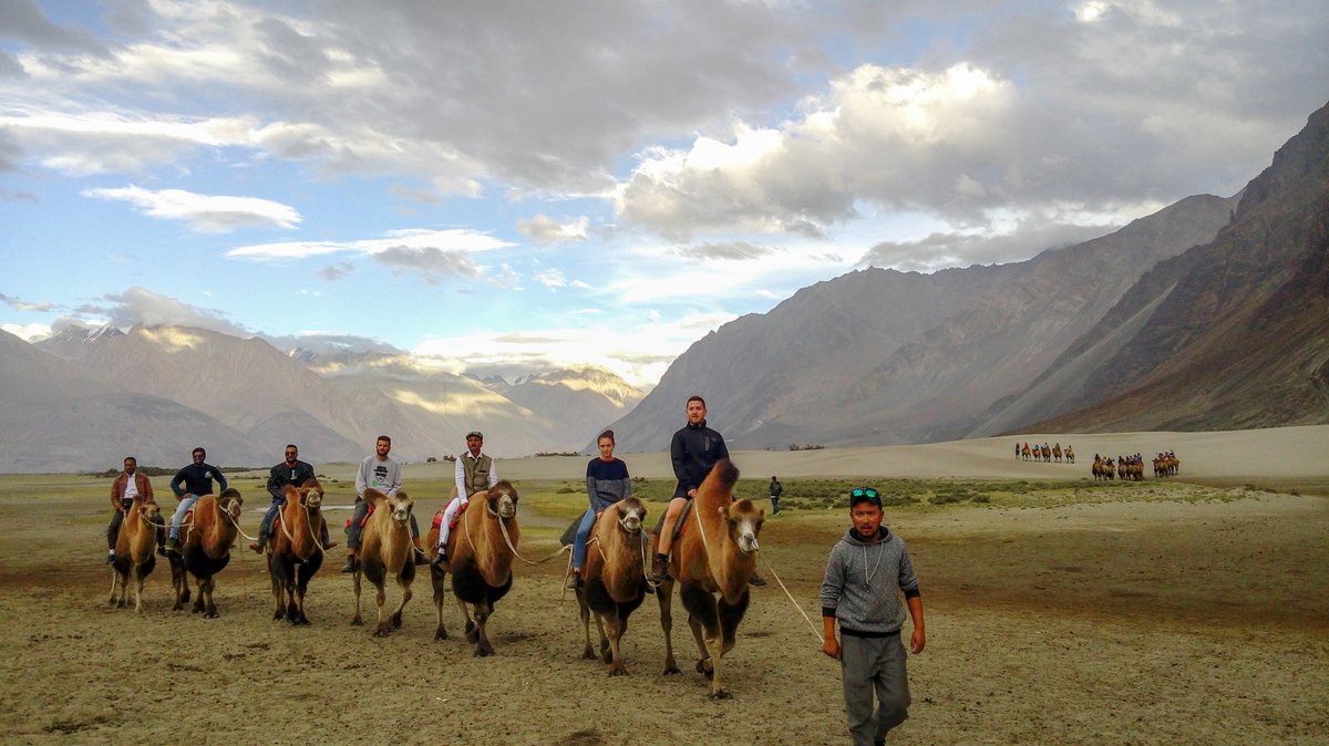 NGTIndia's tweet image. Swapnil Mehta's photo of travellers atop camels, traversing #NubraValley's iconic sand dunes flanked by majestic mountains in #Ladakh is our entry for today's #DailyShot.
Send us your entries for the #WhatMakesAPlace contest on contest@natgeotraveller.in.