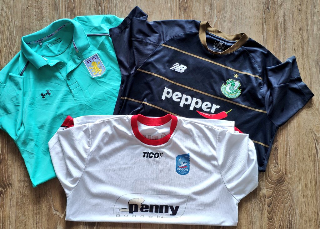 slawek_partyka's tweet photo. @futbolownia Ciekawe te twoje koszulki  🇦🇷🇧🇷

Staram się raczej selekcjonować koszulki i pamiątki według:
✔️rozmiaru⚖️
✔️wyglądu🤩
✔️miejsca które odwiedziłem z projektem podróżniczym @soccertrip365🧳
✔️w których grałem❤️ 
✔️+ klucz jak "Real to Saragossa lub Valladolid" 🗝️ https://t.co/Muv4eoWPrd
