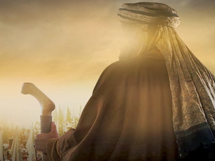 "لا تفرح بسقوط غيرك، فإنك لا تدري ماتخفي الأيام لك"، - علي بن أبي طالب.