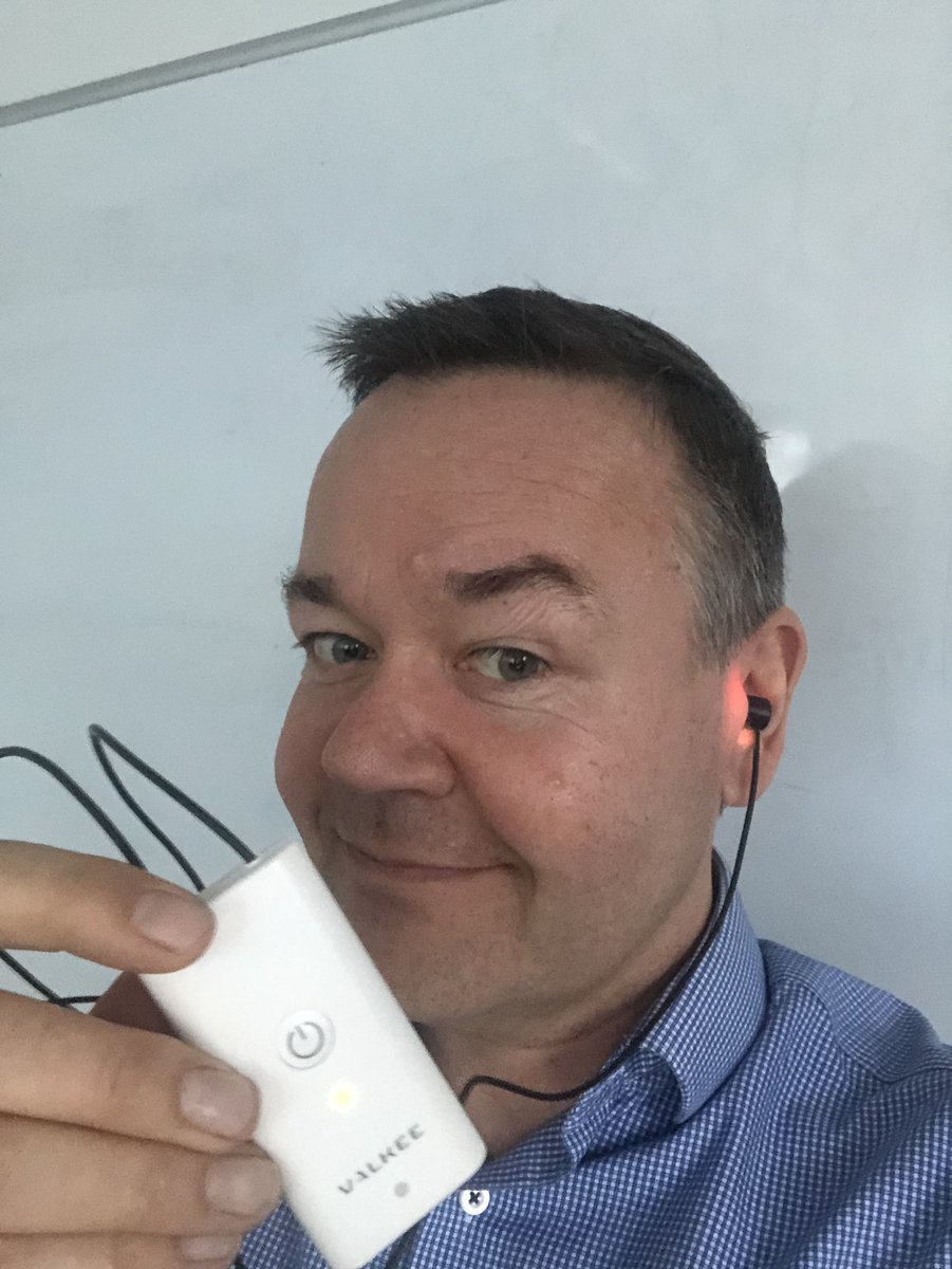 koosalonen's tweet image. Löysin vanhan tutun! 😂 Kun kaamos ahdistaa niin Valkee peliin😄 #Valkee  #Kaamos #Perjantai