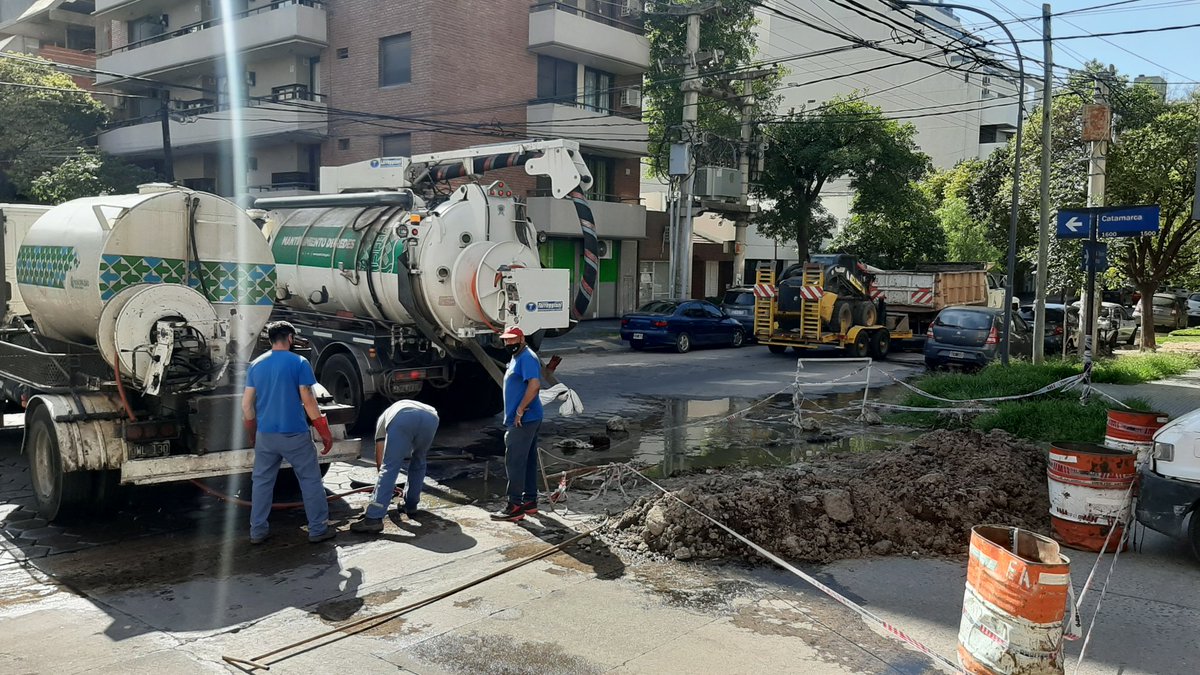 JxGPaz's tweet photo. Reparación de Redes Sanitarias en la intersección de Calle General Deheza y Calle Catamarca.
Se realizan trabajos de reparación histórica de Cloacas en nuestro Barrio General Paz.
#CVGeneralPaz #RedesSanitarias https://t.co/ZGABYZaOoX