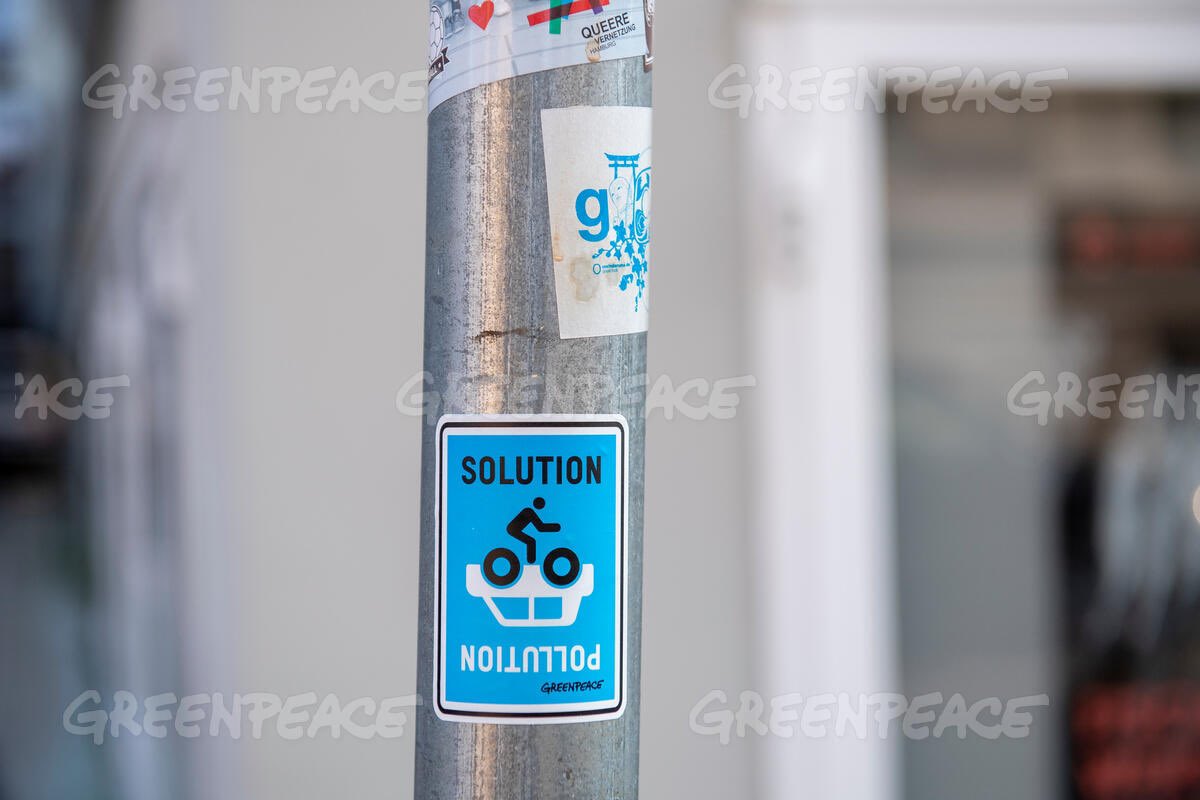 csgraphi's tweet photo. Last year I was contacted by @Greenpeace in relation to the poster Solution Pollution created by my student Santiago Peralta. After many discussions an agreement was signed to use the design as a “urban mobility toolkit” #greenpeace #solutionpollution https://t.co/hOrEuJDwpE