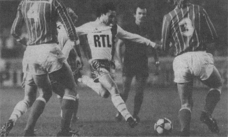 Cependant, rien n’arrête Guy Roux et l’AJA, qui sont remplis d’ambition pour tenter d’inscrire le club bourguignon au premier plan national, voire même européen.Les débuts de l’équipe au plus haut niveau seront exceptionnels, d’autant plus pour un club au budget limité.