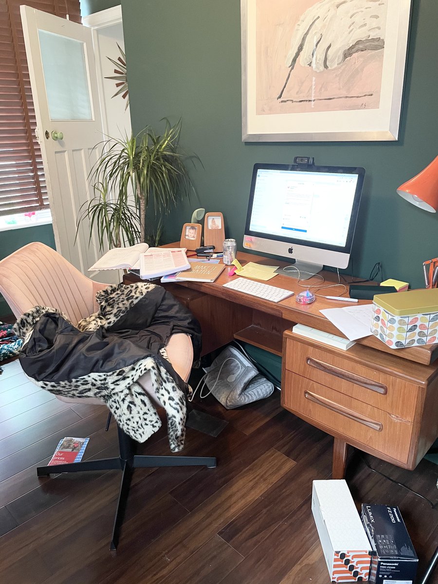 katebeavisUK's tweet photo. How it started
How it's going
OR
Insta vs reality
#showandtellatworkday #instareality #homeschooling https://t.co/5pi4Q0UVXb
