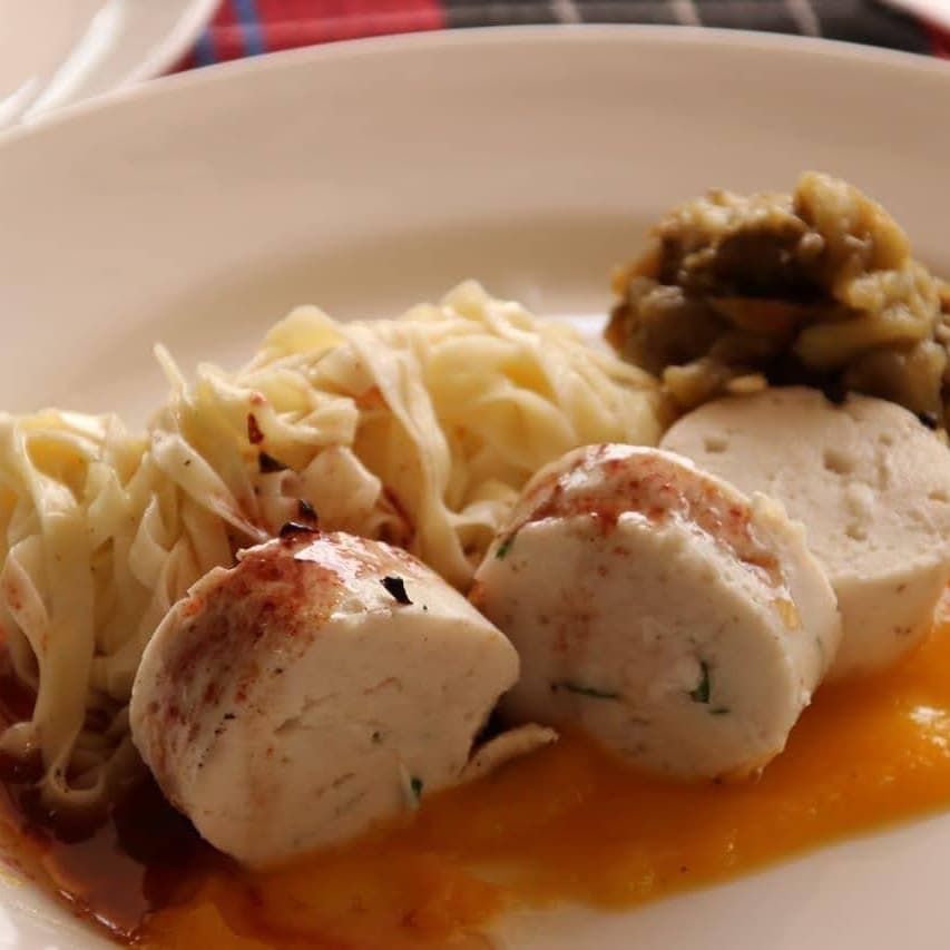 delhi_iihm's tweet photo. Super chef 2020!!! Fosh mousseline with taglierini pasta, babaganosh, pumpkin ginger puree and kokum butter prepared by Amaan Memon of 
IIHM AHMEDABAD during Super Chef 2020 Competition 
@IIHMHOTELSCHOOL @iihmahmedabad #IIHMVirtualSession #SuperChef #IIHMDelhi #best3years https://t.co/vcI7pVQALR