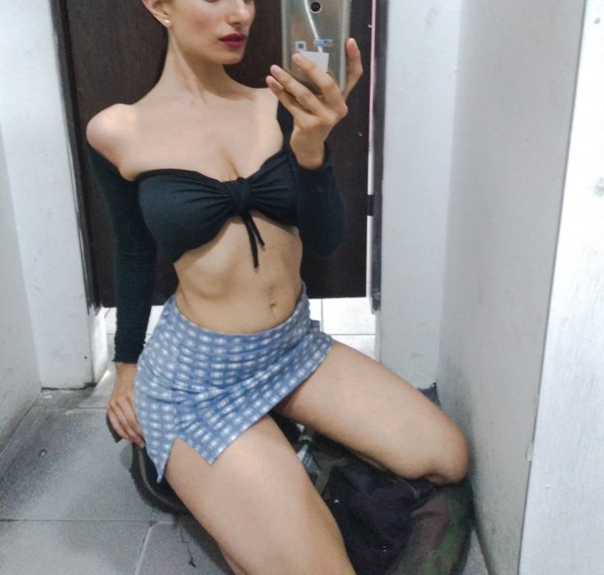 Buen d&iacute;a bellezas!!!  espero que anden bien calentitos!  @pornhub  @PornhubLATAM  @pornhubmodels https://t