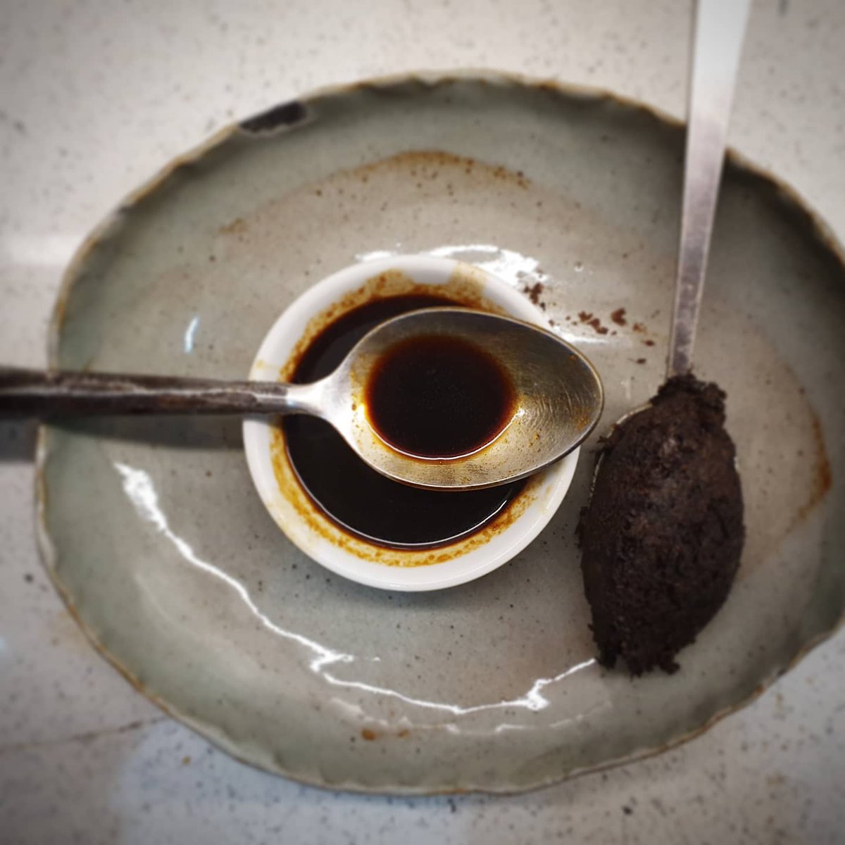 thathungrychef's tweet image. Venison garum. Made from the scraps from a whole deer that I recently butchered. Scraps minced &amp;amp; roasted, bones made into stock and then both mixed with salt &amp;amp; koji &amp;amp; fermented at 60c for 10 weeks.

Result is a mindblowing, palate thumping, umami nuke.