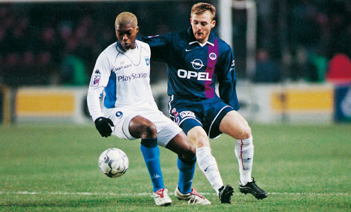 Cependant, au retour de l’entraîneur historique, l’AJ Auxerre entre dans une nouvelle période de succès, qui a marqué l’enfance des moins de trente ans.