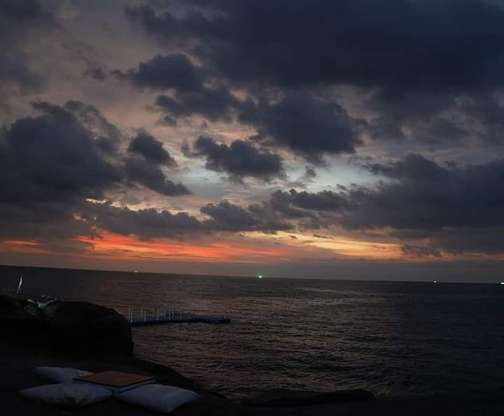 jamestleman's tweet photo. Sunset on the rocks 🌅🥳 thank you for a lovely dinner experience @katarocksphuket #katarocks
Cr. james_jamesma
#เจมส์มาร์ #jamesma #JMA #james_jamesma #james_ma #jamestleman #สุภาพบุรุษเจมส์มาร์ #เจมส์มาร์ผู้ที่ได้ทั้งหล่อและน่ารัก #เพราะมีเจมส์มาร์ให้รัก https://t.co/IjqBONA7Dd