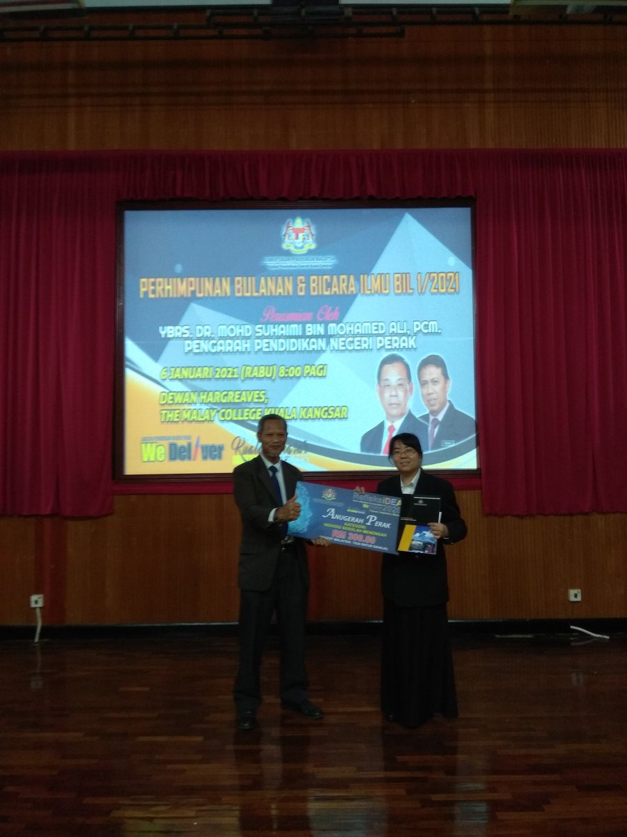 TzeWei16's tweet photo. Thanks to Mr Neezal atas segala bimbingan dan tunjuk ajar sehingga saya sampai stage akhir. Dan juga thanks to Tn Pengetua @Shamsud15886284 atas sokongan yg diberikan.
Tahniah juga kepada semua Top 32 finalist..Anda semua hebat👏👍
@refleksidea2020 https://t.co/m8UOIoMjVq