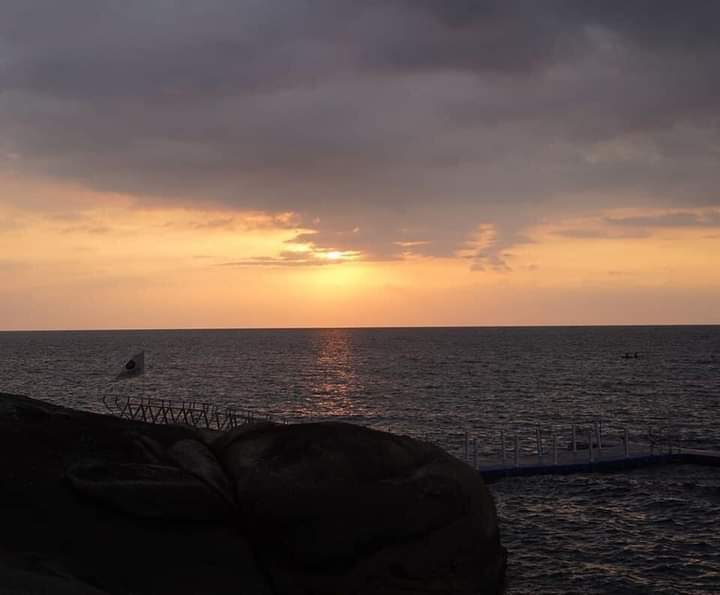 jamestleman's tweet photo. Sunset on the rocks 🌅🥳 thank you for a lovely dinner experience @katarocksphuket #katarocks
Cr. james_jamesma
#เจมส์มาร์ #jamesma #JMA #james_jamesma #james_ma #jamestleman #สุภาพบุรุษเจมส์มาร์ #เจมส์มาร์ผู้ที่ได้ทั้งหล่อและน่ารัก #เพราะมีเจมส์มาร์ให้รัก https://t.co/WsXoSW00O4