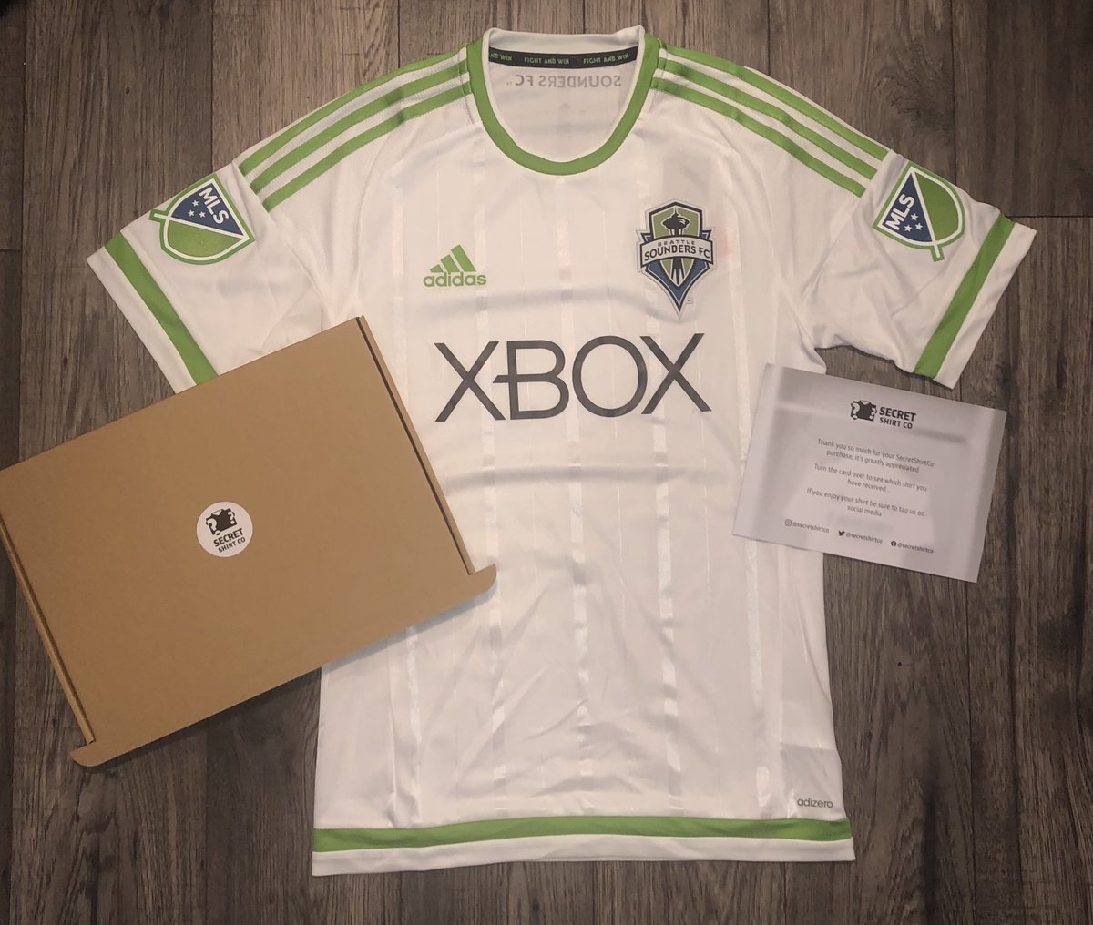 secretshirtco's tweet photo. If Mané scores first vs Aston Villa we’ll giveaway a Secret Shirt box. 

To enter: 
1️⃣ Retweet this tweet
2️⃣ Follow the page

Good luck! https://t.co/4I8rtPo6z1