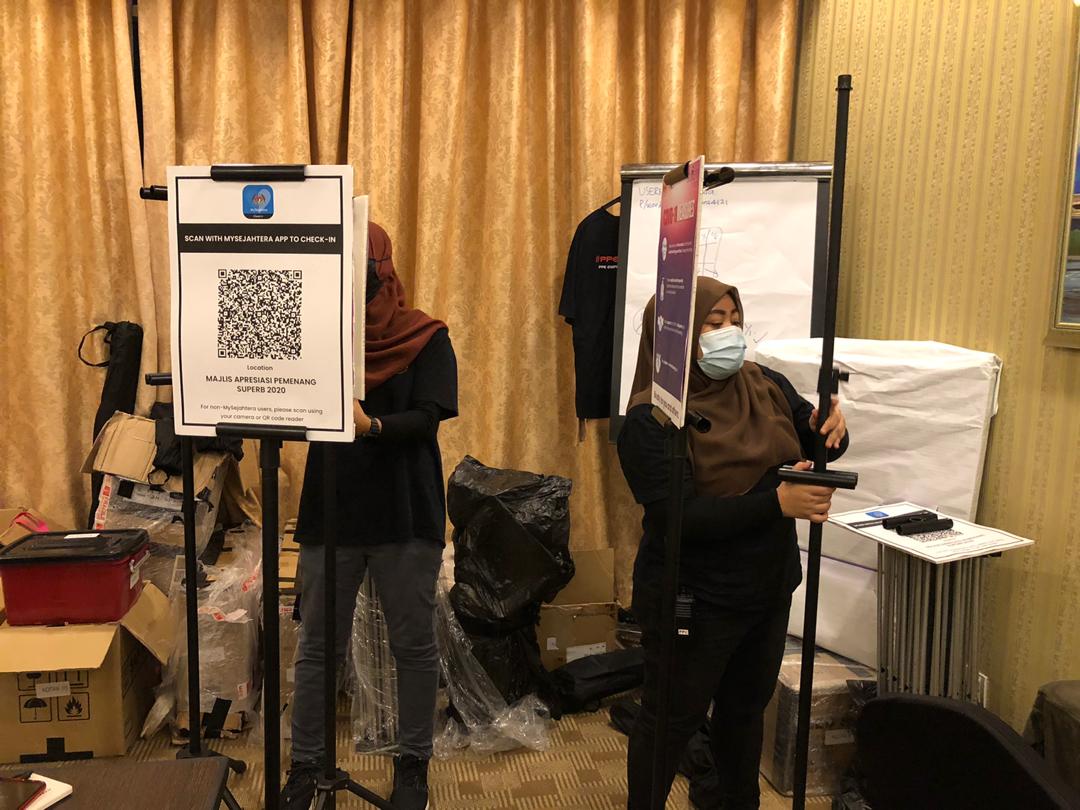 PPESquadron's tweet photo. Setup on-going for Majlis Apresiasi Pemenang SUPERB 2020, happening tomorrow! 😊

#PPEEmpire #PPESquadron #TERAJU #SUPERB2020 #dinner https://t.co/cuu7RYo5KL