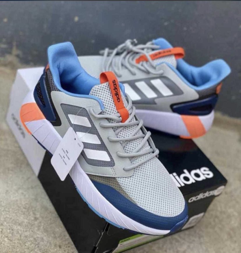 PhootLocka's tweet photo. Movie Hse Junc - Asokwa be the location. Hit me up 0246735462

#pimpyafeet #phootlockagang #phootlocka #sneakerplug #shoesaddict #sneakerfie #asokwa #kumerica https://t.co/RS9vvWDYyx