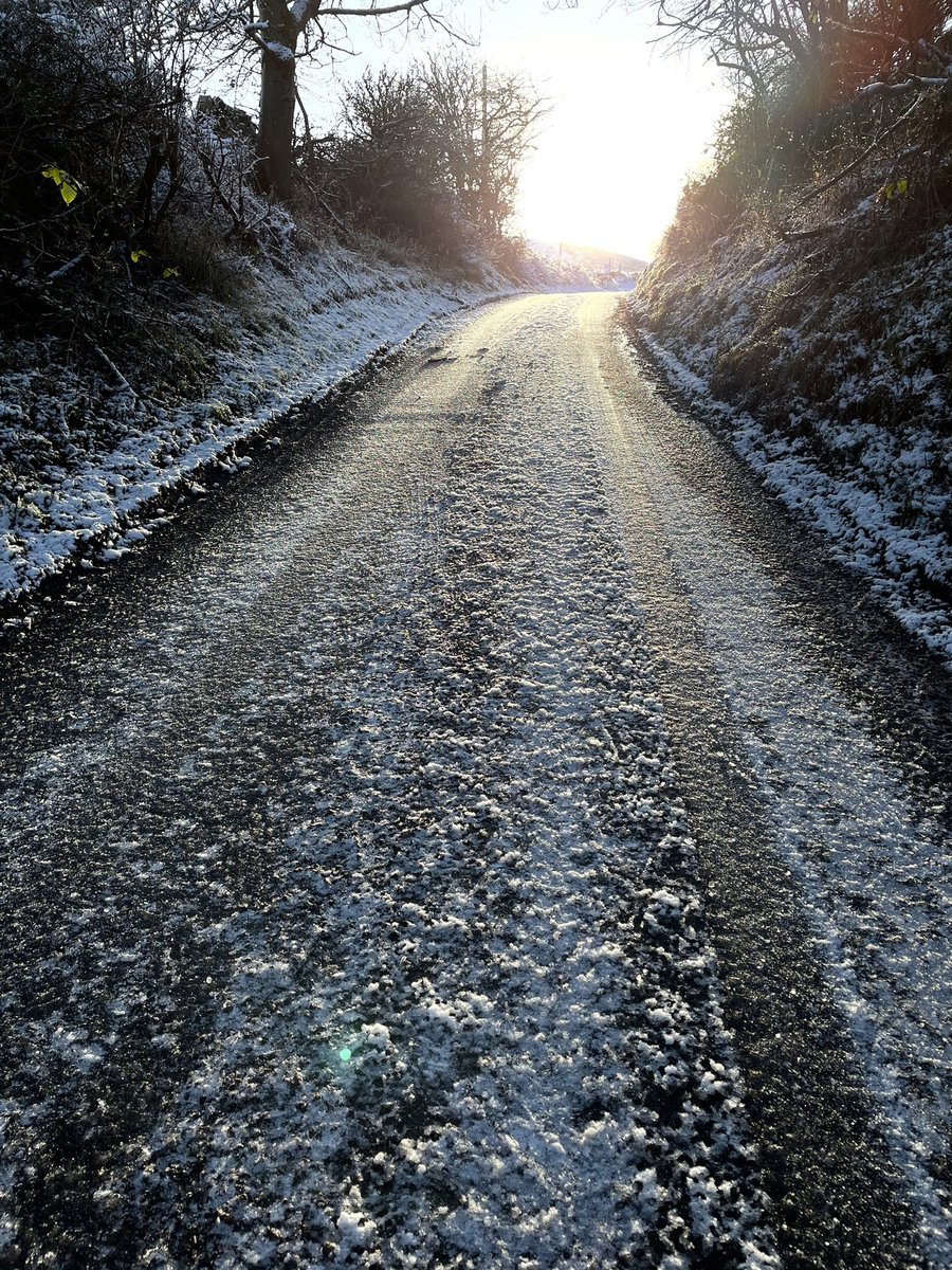 humlepie's tweet photo. Gorgeous but treacherous out there today @ELCouncil could we please get some gritters round to clear the road before there’s an accident. Several delivery vans and snow seekers getting stuck.  Stenton to Stoneypath and round to B6370. #StayAtHome https://t.co/YgDHWdI3fC