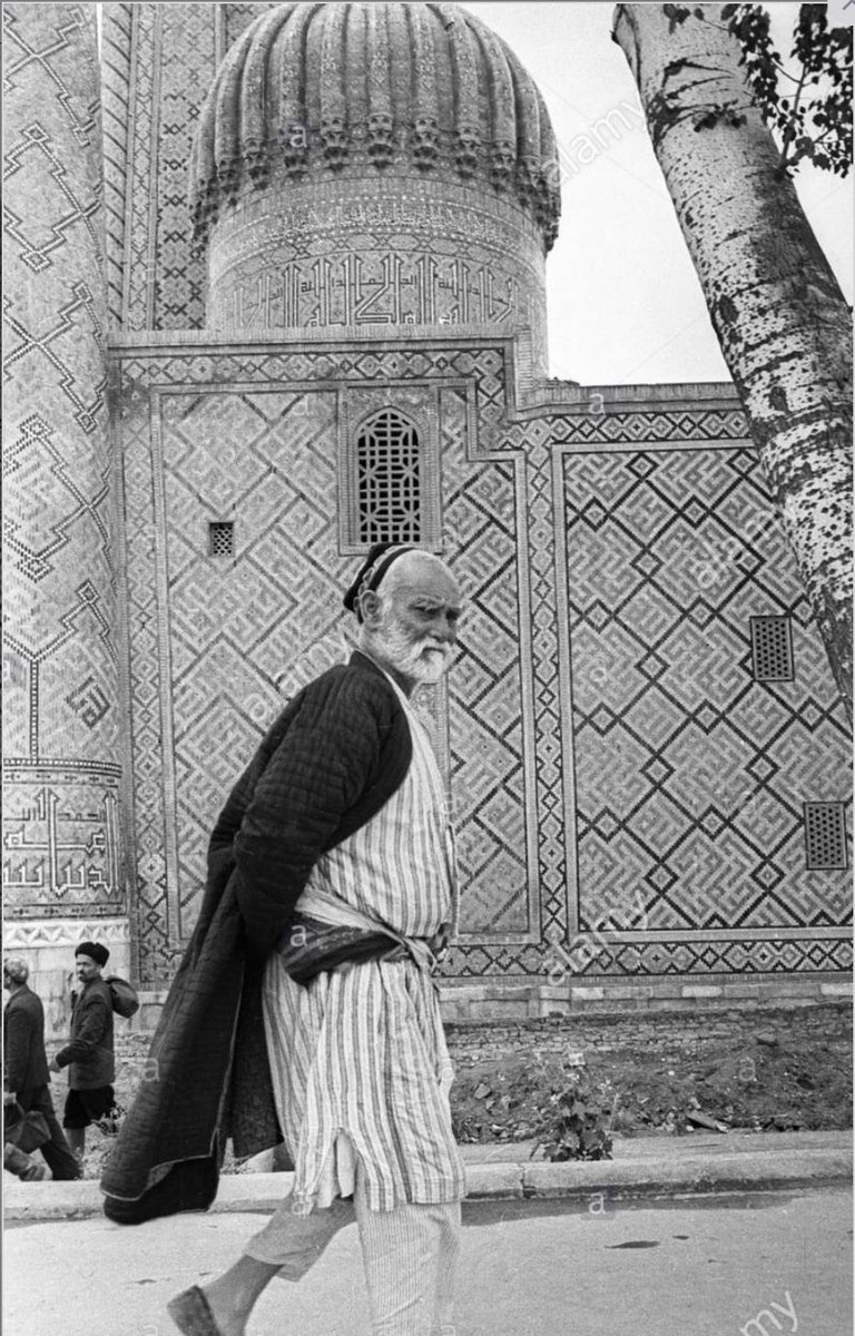 People of Samarkand: Old man in traditional attire (1969).