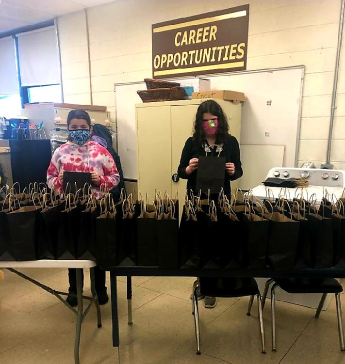 CoveHighlander's tweet photo. Highlander Cove students working on a project with the Athletic Department. #WMPride @daniel_novak_WM @WestMilfordSupt @WMAthleticDept @DrMcQuaidWM @nina_pearsall @WMTHSPrincipal https://t.co/bBzoh4WI5y