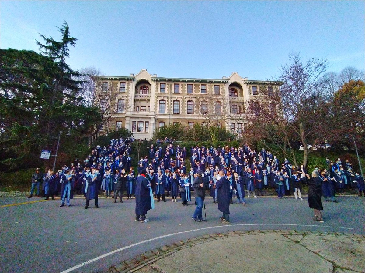 Kelepçelenemez.

8.1.2021