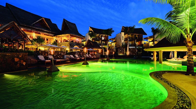 ChelseaMonthly's tweet photo. We review the beautiful jewel in the heart of the Indian Ocean @AngsanaMaurice . Read all about it, exclusively @ChelseaMonthly here; https://t.co/9ewU12ZTwk https://t.co/FQQPtq8wvh
