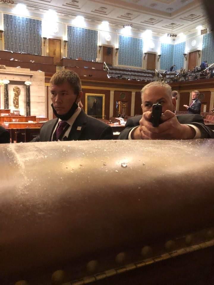 Two photos of the standoff. The one on the right was taken by  @MEPFuller but could not find the source for the one on the left. Seems like it was probably taken by one of the protesters.