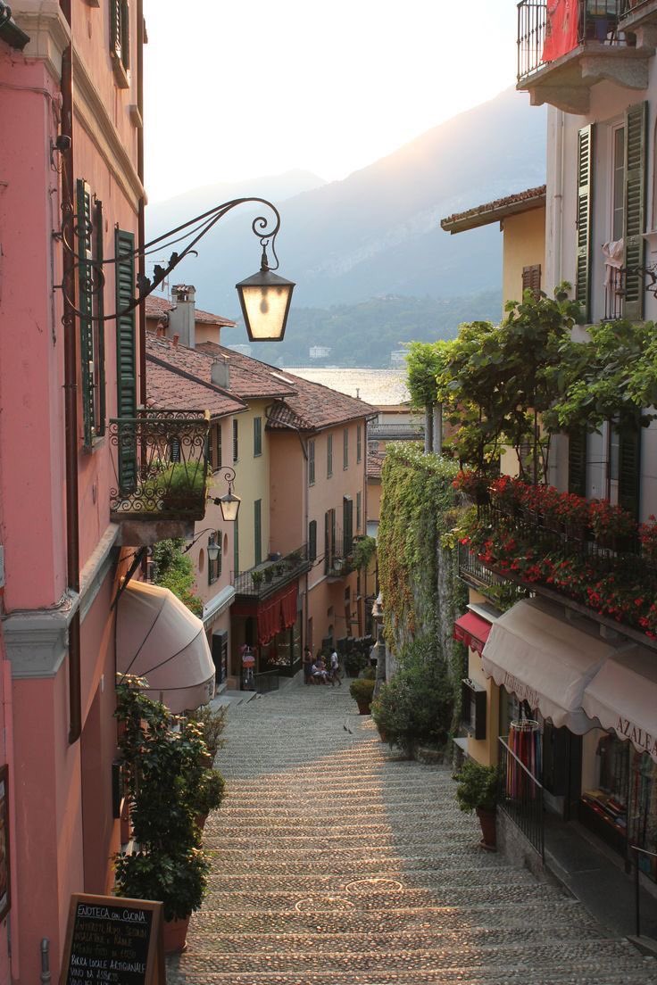 INTERIORPORN1's tweet photo. Welcome to Italy 🇮🇹 https://t.co/x7gChn75nB