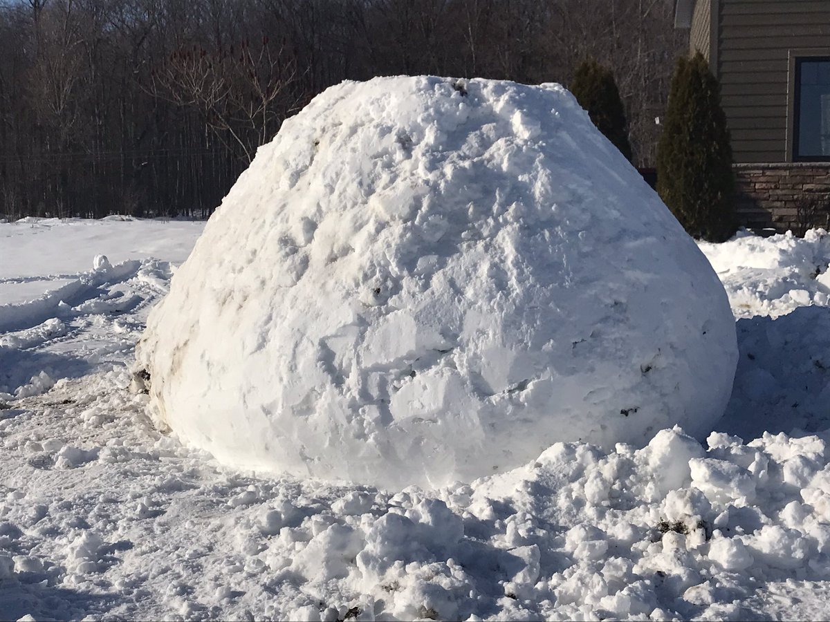 Yes <a href="/FrankFerragine/">Frankie Flowers</a> we are looking for milder temps to continue our #SnowMan #snowmanchallenge @BTtoronto