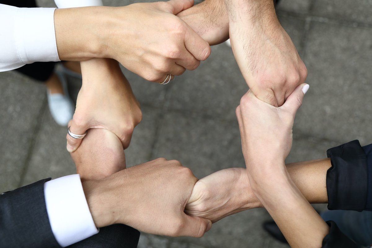 Wir wünschen einen guten und gesunden Start ins neue Jahr! Wir freuen uns auf die neuen Herausforderungen. Together we create!

#teamwork #newyear #newwork #togetherwecreate