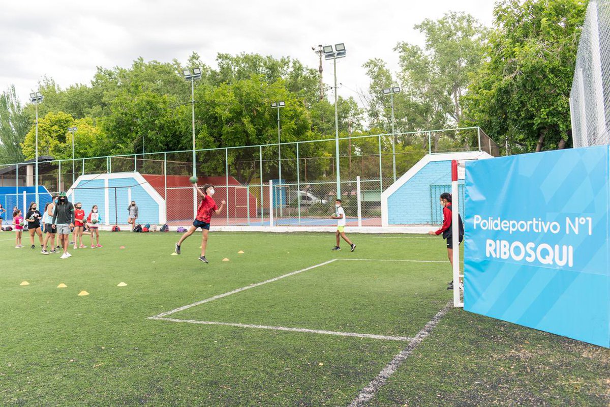 “Es muy importante que todos los chicos y chicas hayan tenido la posibilidad de participar de estas actividades recreativas y arrancar el 2021 con todo, saliendo un poco de sus casas”. 

📺 Escuelas de verano en Maipú - entrevista realizada por <a href="/Canal9Televida/">Canal 9 Televida</a>.