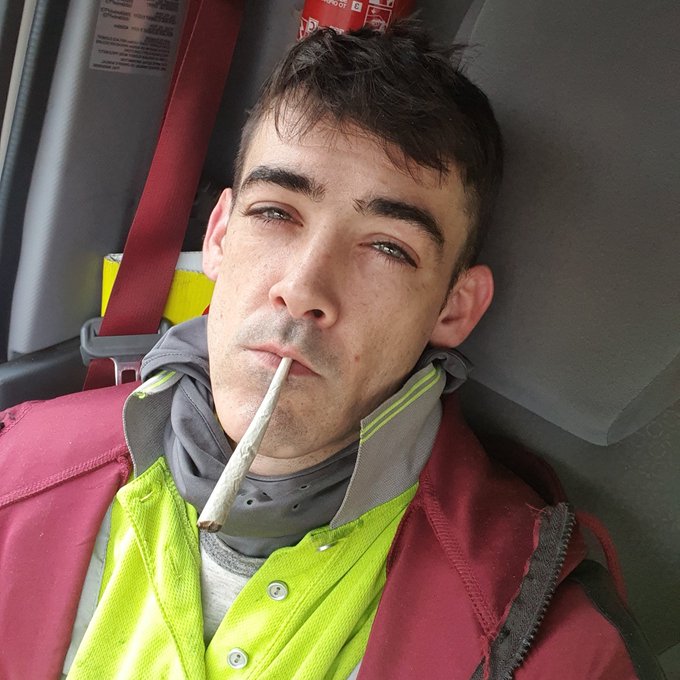 New profile pic after work tradie selfie ?? https://t.co/4vDgD5BdpA