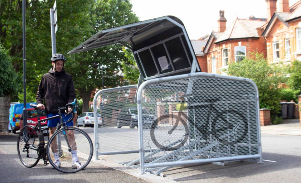 We are looking to install new lockable bike storage at locations in: Belsize, Bloomsbury, Hampstead, Kentish Town, and off Camden Road. Please follow the link below and let us know your views.👥

camden.gov.uk/making-travel-…