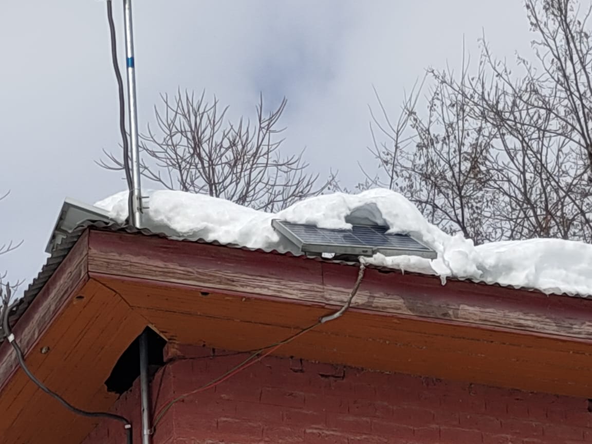 CSCJK's tweet image. #JK..Despite of heavy snowfall across Kashmir UT of JK entire wifichopal team is on field to restoring sites... #Onlycsccandothis.. @dintya15 @wifichoupal @CSCegov_ @abhi481