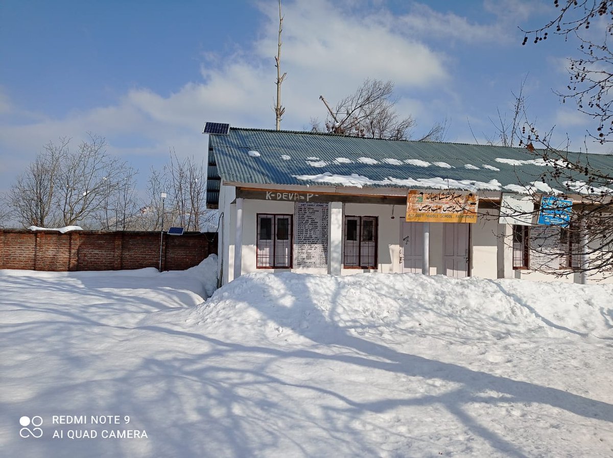 CSCJK's tweet image. #JK..Despite of heavy snowfall across Kashmir UT of JK entire wifichopal team is on field to restoring sites... #Onlycsccandothis.. @dintya15 @wifichoupal @CSCegov_ @abhi481