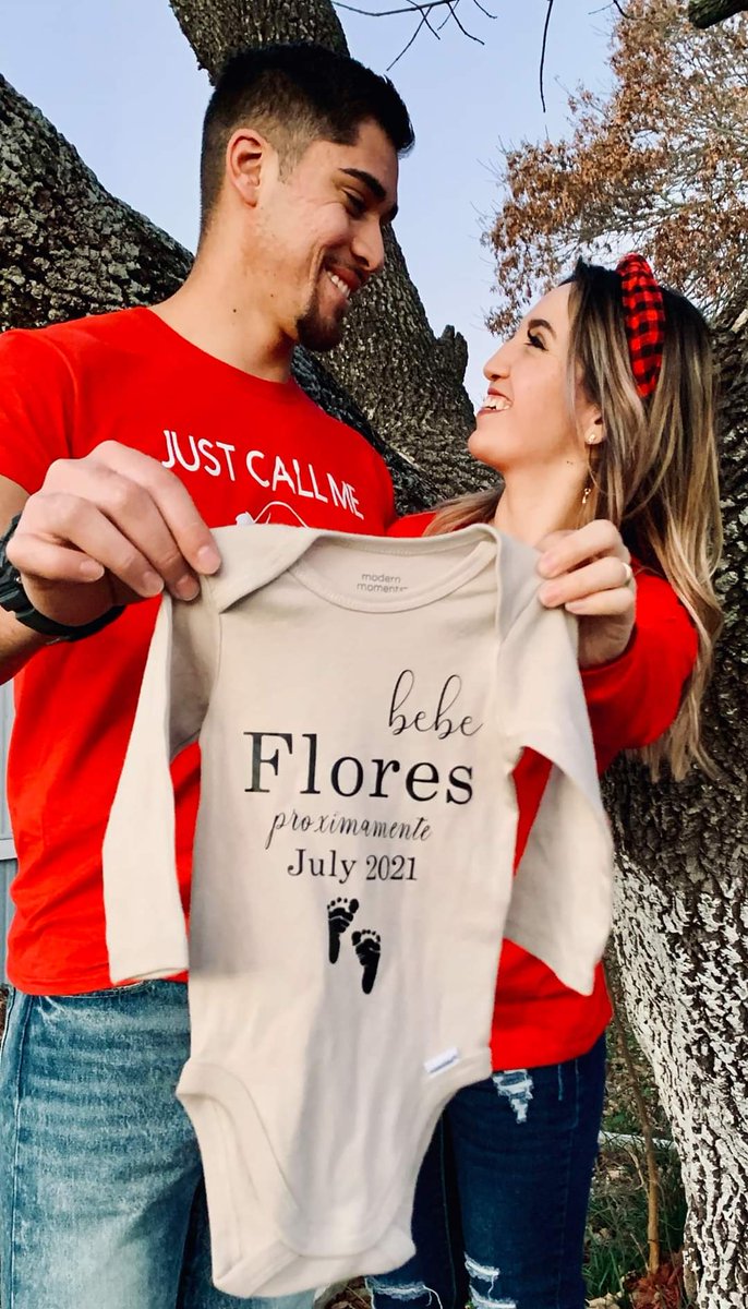 iselamarianaaa's tweet photo. We made a little runner!!👣❤😅 Making it twitter official for my 10 followers 😜 #Mommy2Be #LookAtOurPeanut 😭😍❤ https://t.co/mfJ09bLqJ8