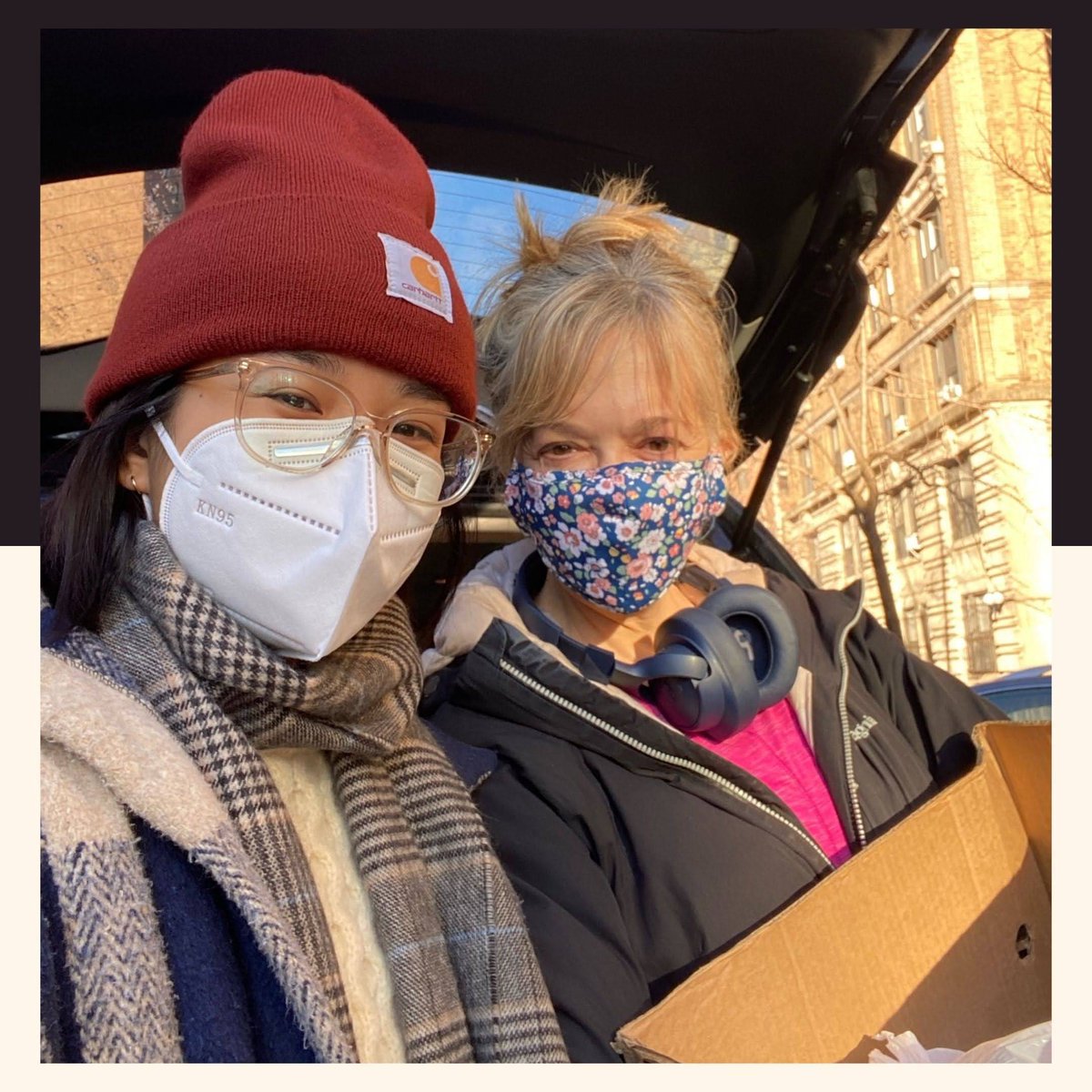 lifeforcelily's tweet photo. All smiles under the mask 😊 A mother-daughter duo delivered groceries to our LiLY elders #socialdistancing #nonprofit #newyorkcity #seniorcitizens #2021 https://t.co/Y7XfnUTAdJ