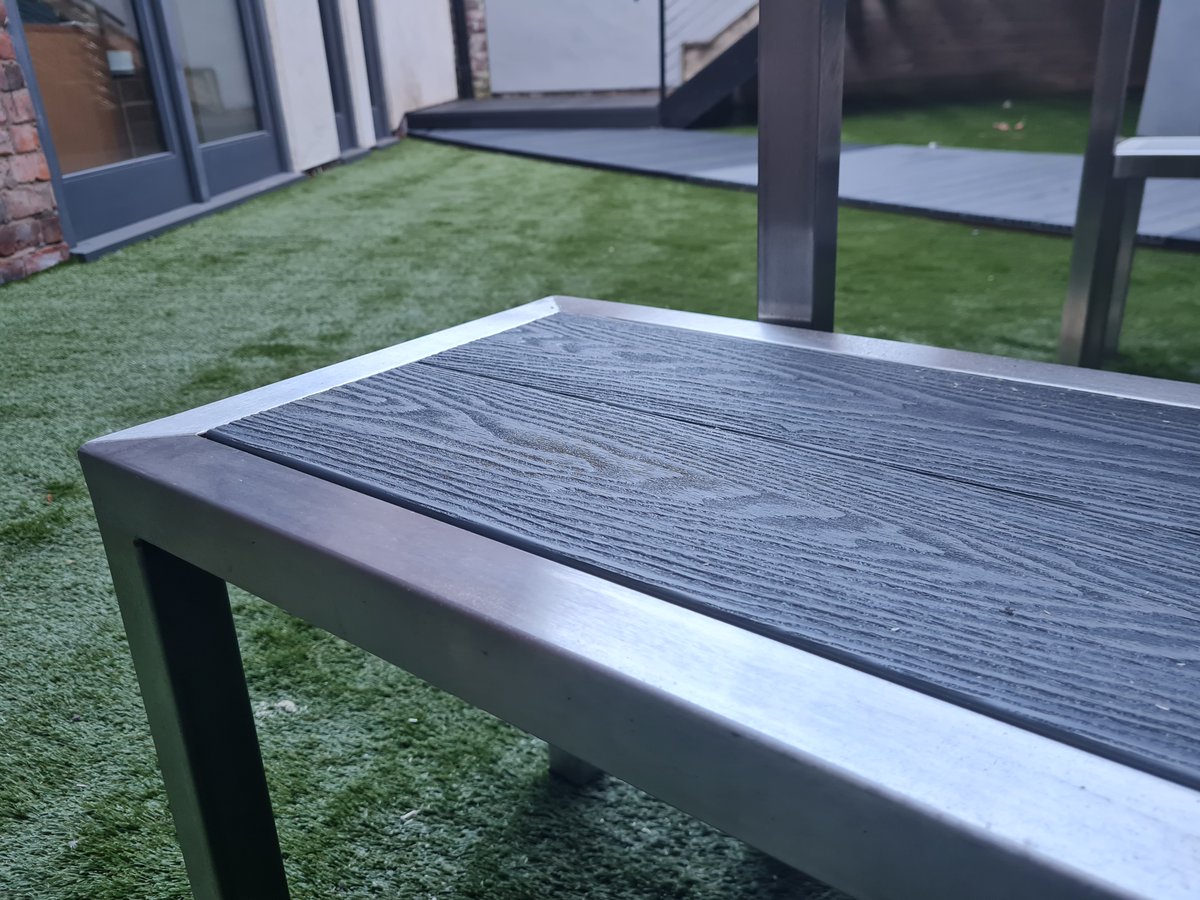 Contemporary outdoor living with Grono