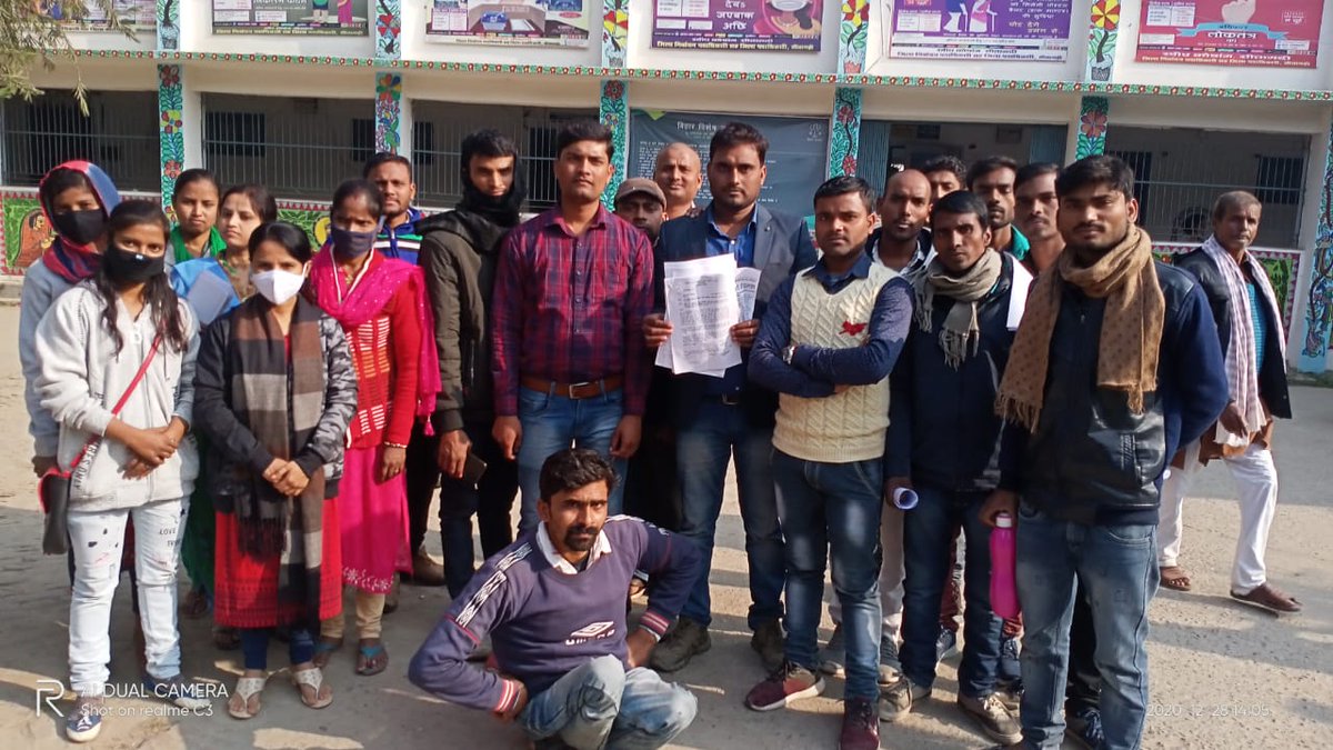 VickySi74194855's tweet photo. @mahi12341959557 @RJDforIndia @tarkishorepd Sir देखिए कैसे कैसे बच्चे का रिपोर्ट मिलता और अच्छे जानकार बच्चे का पैनल 2 वर्षो से बना कर रख कर छोड़े हुए है और कोइ joining नहीं कमिशन के लिए कंपनी को देते इन्साफ करे कार्यपालक को Q छोड़ कर कंपनी से लिया जाता @ChitranjanGaga1 @renu_bjp https://t.co/kV5aHapA5d
