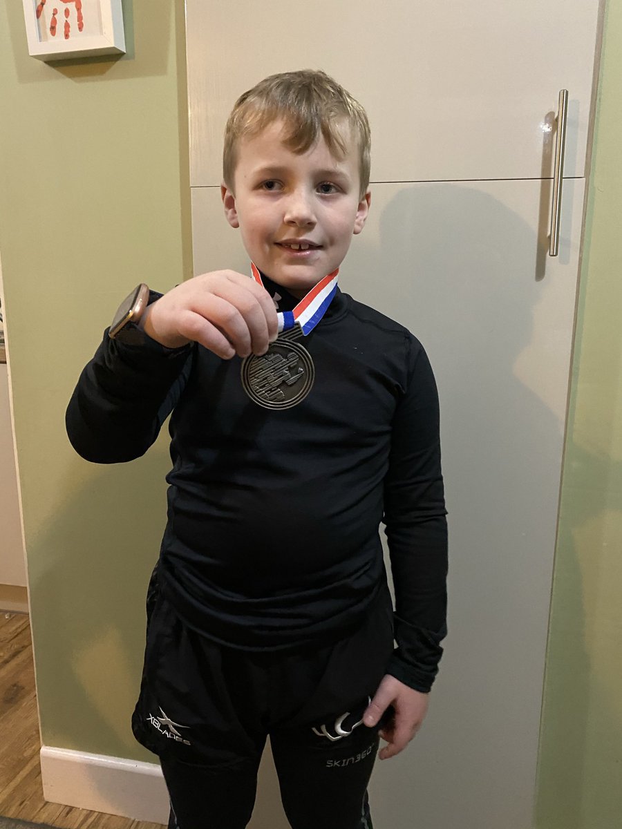 ley_baz's tweet photo. @cookemoorfield1 Ollie took part in the back to school challenge and was set a target to run 10k between 30Dec-3Jan, Ollie smashed his target to reach 13k, he was also awarded player of the year for Moorfield Tigers U7’s before Christmas! https://t.co/7BPxtZfQaI