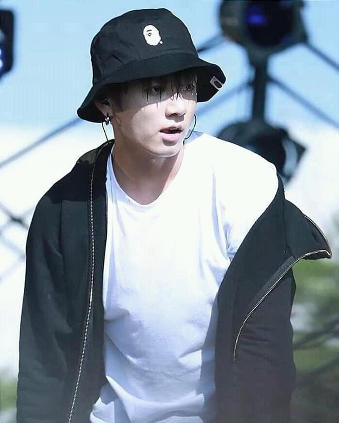 when bucket hats makes Jeon Jungkook More Hotter! 