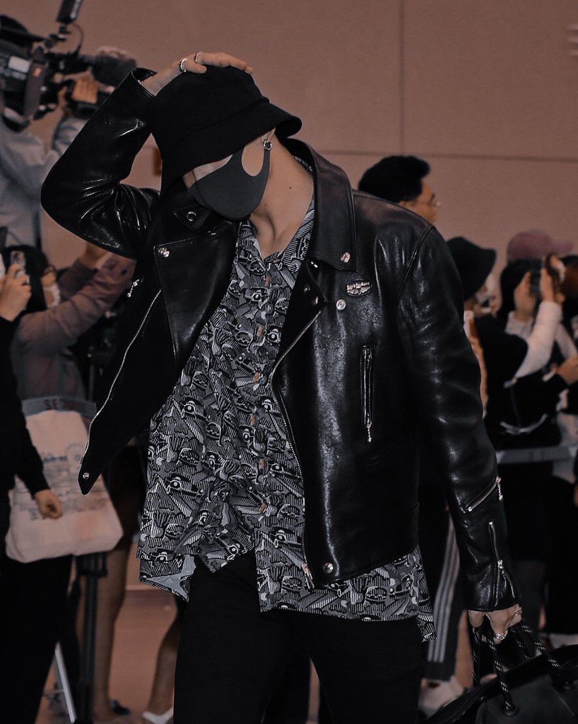 y'all remember when whoopi goldberg gave jungkook her shirt and he paired it with a leather jacket and bucket hat??? he's so cool 