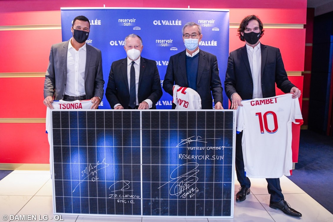 ☀️⚽️Aujourd’hui nous signons, notre partenariat avec l’<a href="/OL/">Olympique Lyonnais</a> en présence de Jean-Michel Aulas, Jo-Wilfried Tsonga, Jean-Pierre Clamadieu et Mathieu CAMBET autour d’un projet unique d’autoconsommation qui englobe la solarisation de tout un écosystème local : l’OL Vallée☀️⚽️🏀🎾🎵