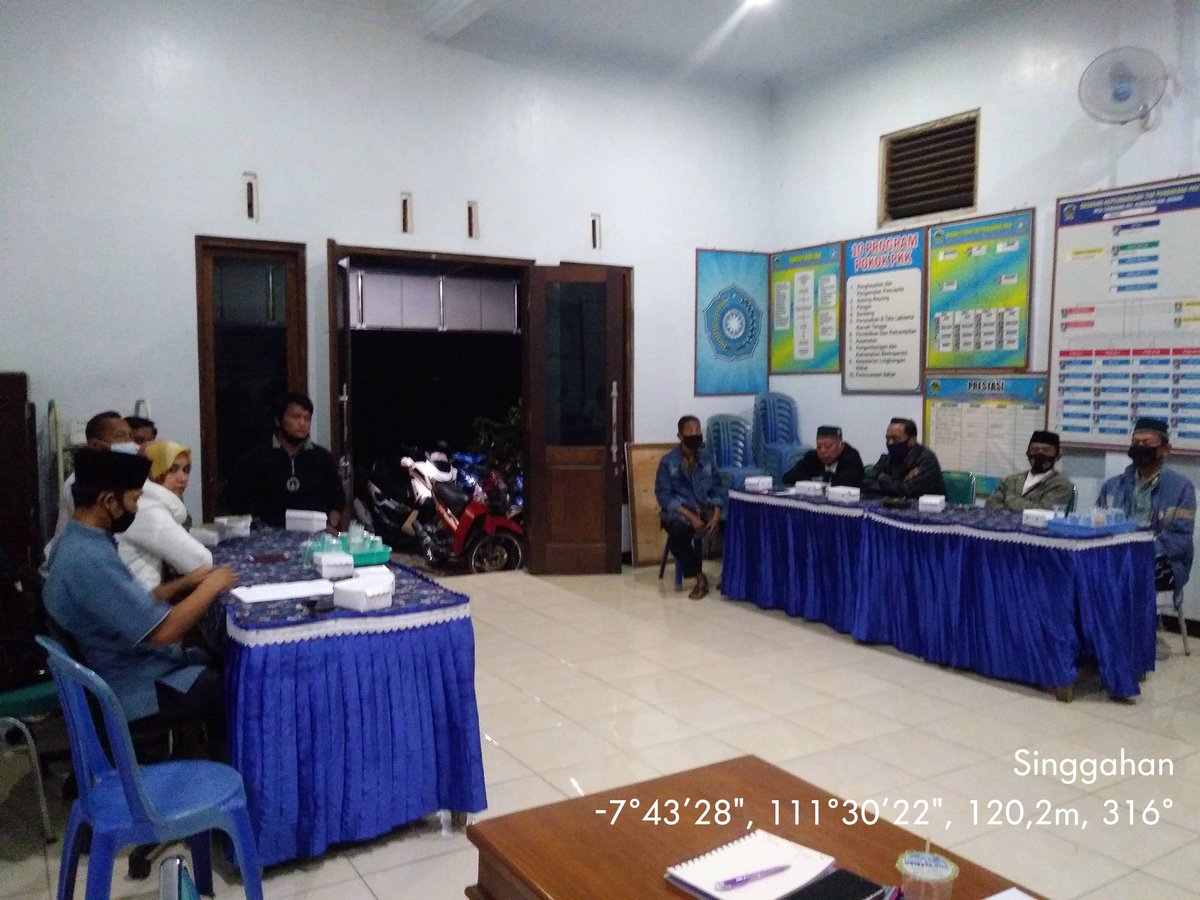 afif_nafiza's tweet photo. Musyawarah Desa Khusus Verifikasi Validasi & Penetapan KPM BLT Dana Desa Tahun 2021 Ds #singgahan kec #kebonsari kab #madiun
#danadesa #bltdanadesa #pld #pldkebonsari #tppimadiun #tppijawatimur
@jokowi
@halimiskandarnu
@aguss4494
@Pujiastuti_iput https://t.co/OnbBmJSBod
