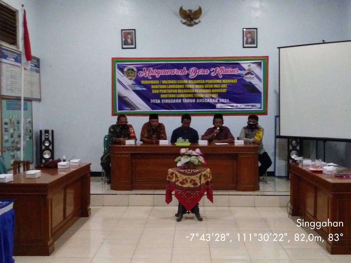 afif_nafiza's tweet photo. Musyawarah Desa Khusus Verifikasi Validasi & Penetapan KPM BLT Dana Desa Tahun 2021 Ds #singgahan kec #kebonsari kab #madiun
#danadesa #bltdanadesa #pld #pldkebonsari #tppimadiun #tppijawatimur
@jokowi
@halimiskandarnu
@aguss4494
@Pujiastuti_iput https://t.co/OnbBmJSBod