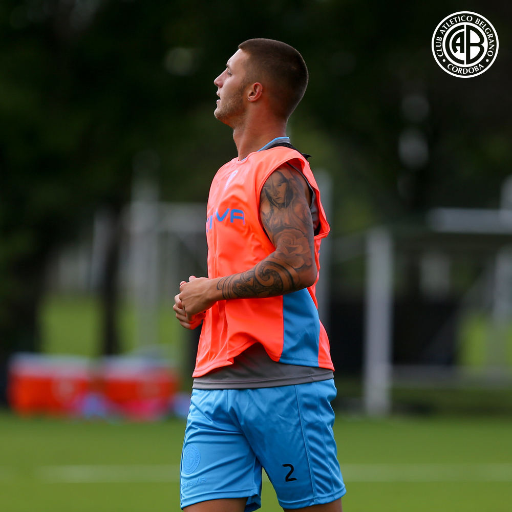Belgrano's tweet photo. 🔛⚽ PENSANDO EN ALVARADO

El plantel de #Belgrano realiza trabajos tácticos en Villa Esquiú, a las órdenes de Teté González.

#VamosPiratas 🏴‍☠️ https://t.co/nq4OIwrUBT