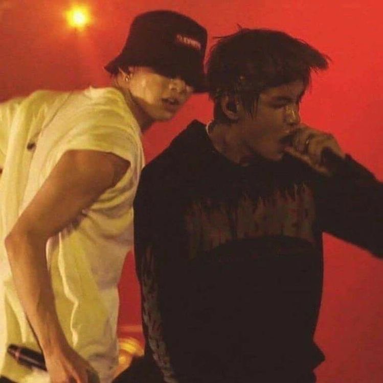 Ok but THIS IS HELLA HOT !!! 