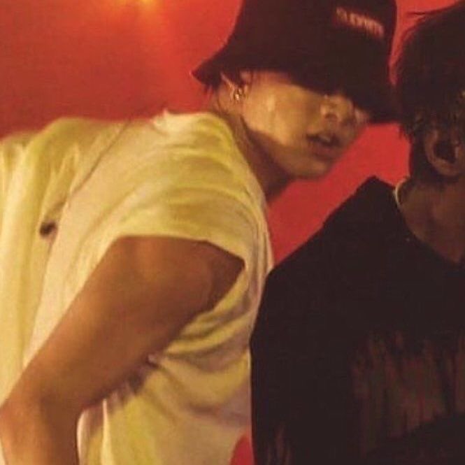 Ok but THIS IS HELLA HOT !!! 