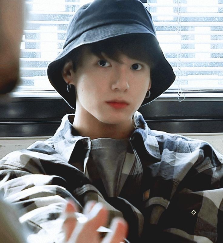 Only Jungkook can make bucket hats looks this more hotter !! 